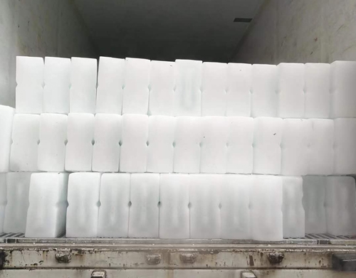 蜜桃久久久亚洲精品无码冰块配送